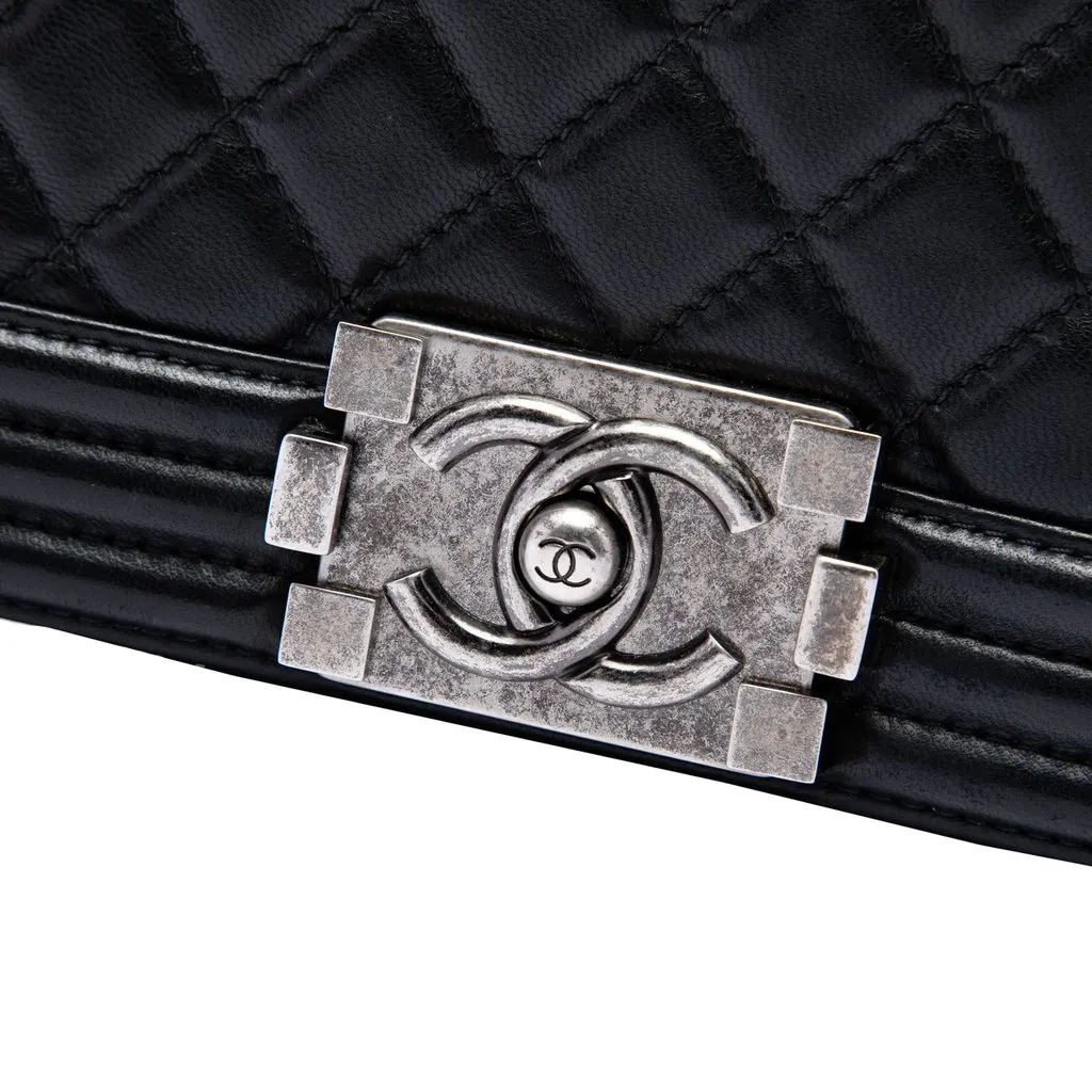 Chanel Old Medium Quilted Lambskin Boy Flap Black Leather Very good - Box View
