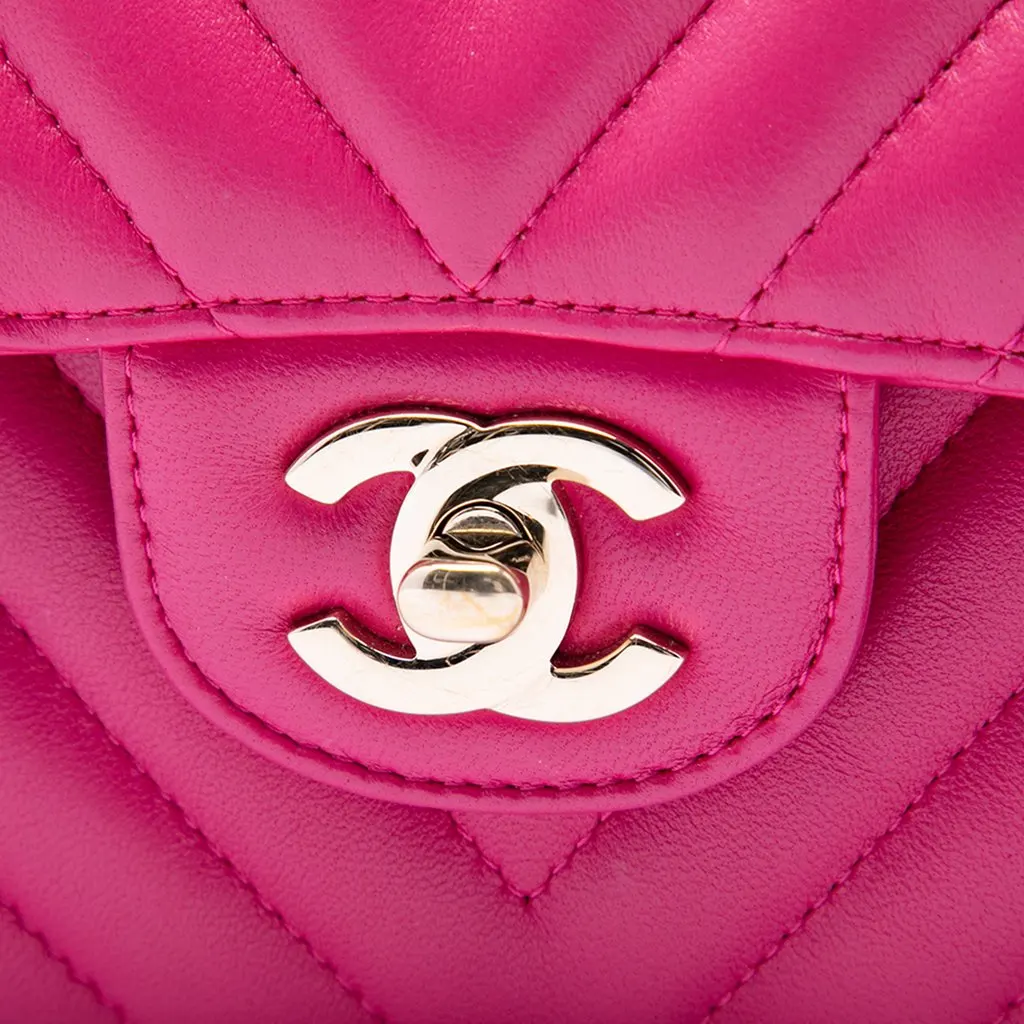 Chanel Medium Classic Chevron Lambskin Double Flap Pink Leather Very good - Box View