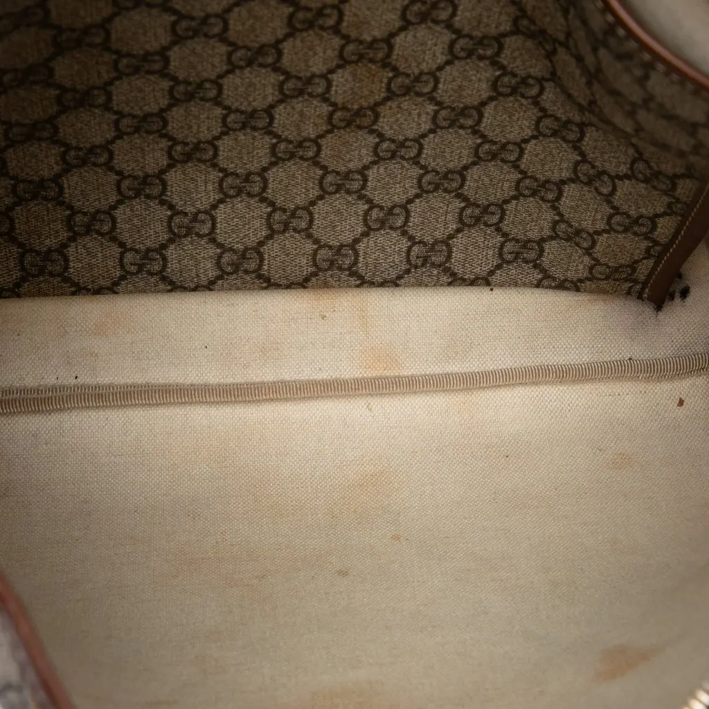 Gucci GG Supreme Web Crossbody Beige Canvas Very good - Model View