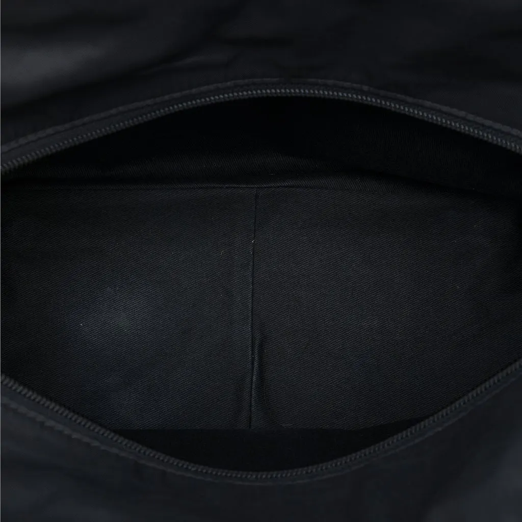 Chanel Paris New York Quilted Nylon Tote Black Polyamide Very good - Model View