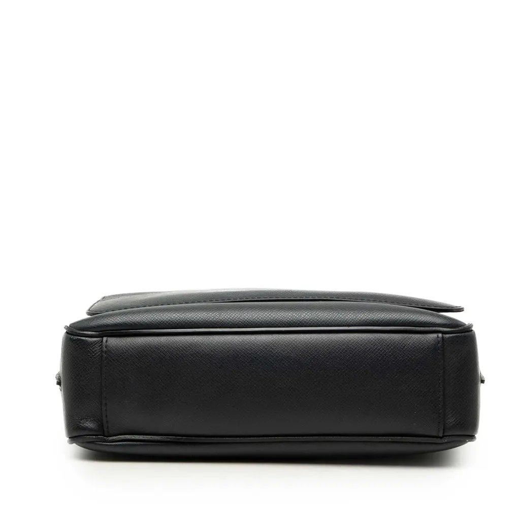 Louis Vuitton Taiga Roman PM Blue Leather Very good - Inside View
