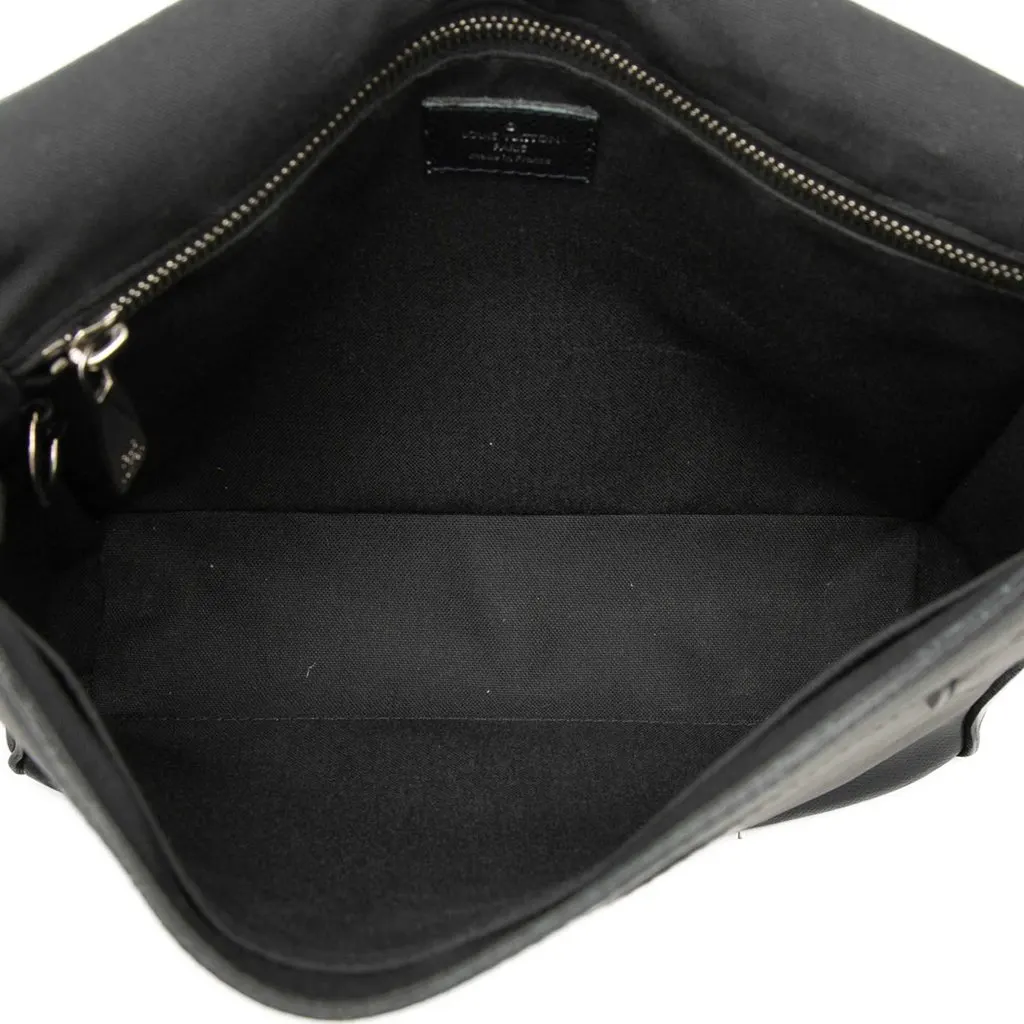 Louis Vuitton Taiga Roman PM Blue Leather Very good - Model View