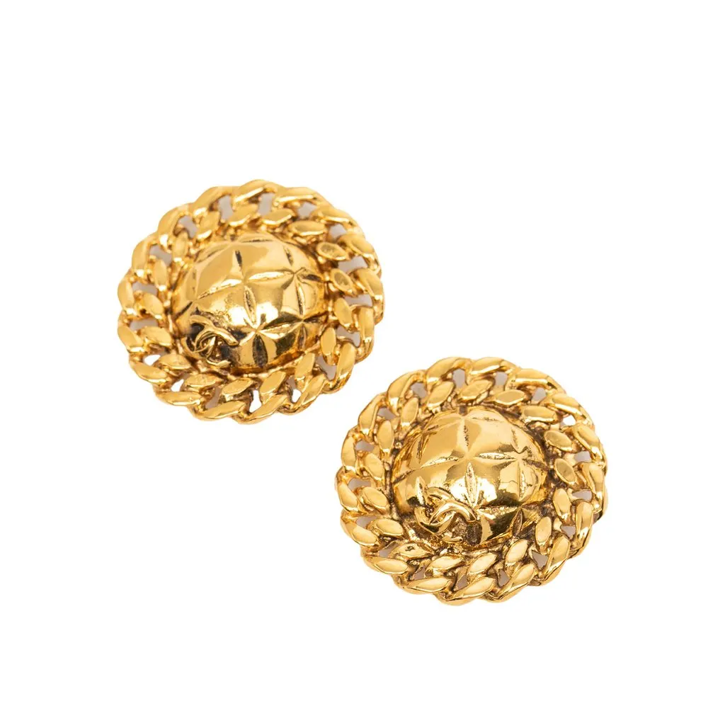 Chanel CC Gold Plated Quilted Chain Trim Clip On Earrings Gold Metal Very good - Front View