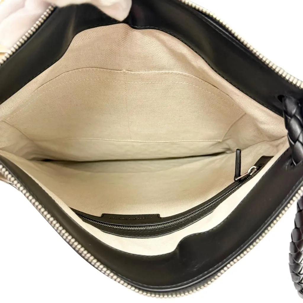 Bottega Veneta Nappa Intrecciato Andiamo Flat Messenger Bag Black Leather Very good - Model View