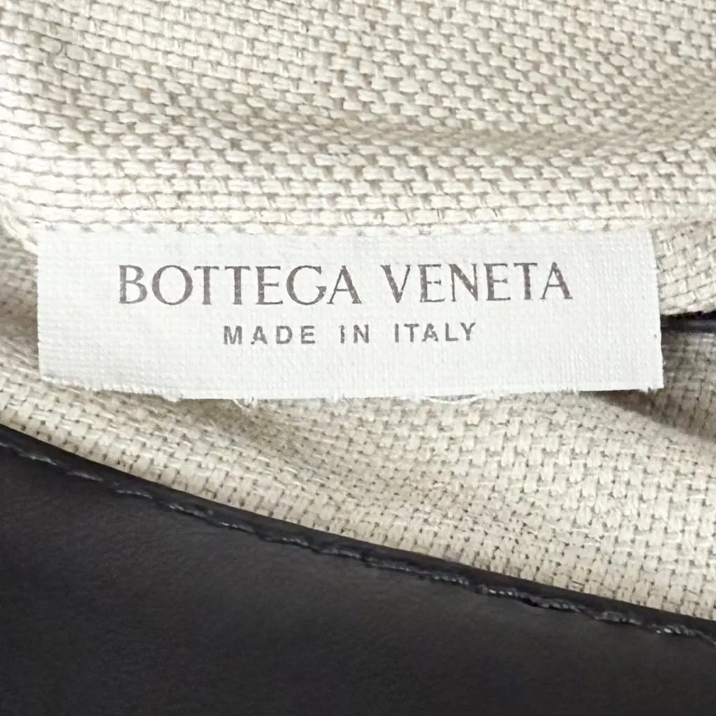 Bottega Veneta Nappa Intrecciato Andiamo Flat Messenger Bag Black Leather Very good - Box View