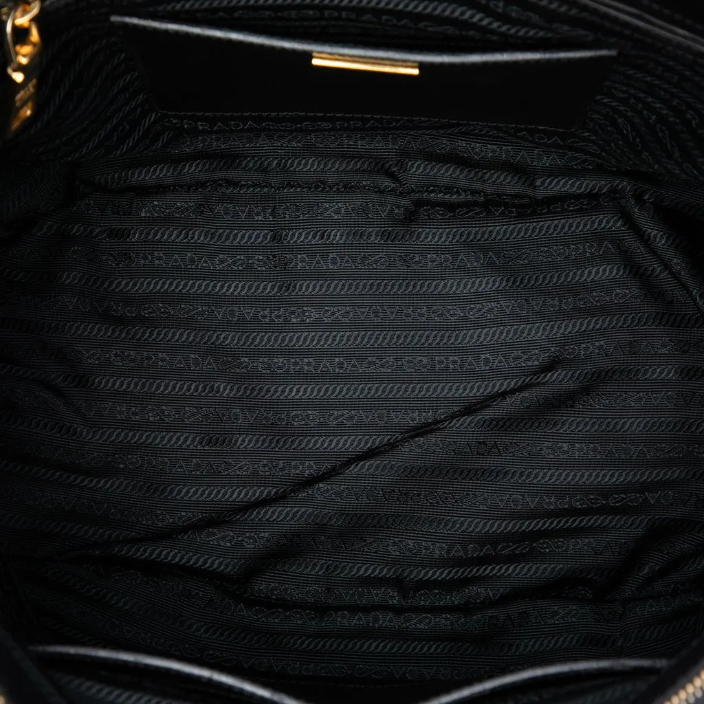Prada Large Saffiano Lux Galleria Double Zip Satchel Black Leather Very good - Model View