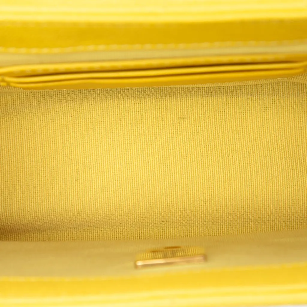 Chanel Quilted Caviar Handy Box Vanity Case with Chain Yellow Leather Very good - Model View