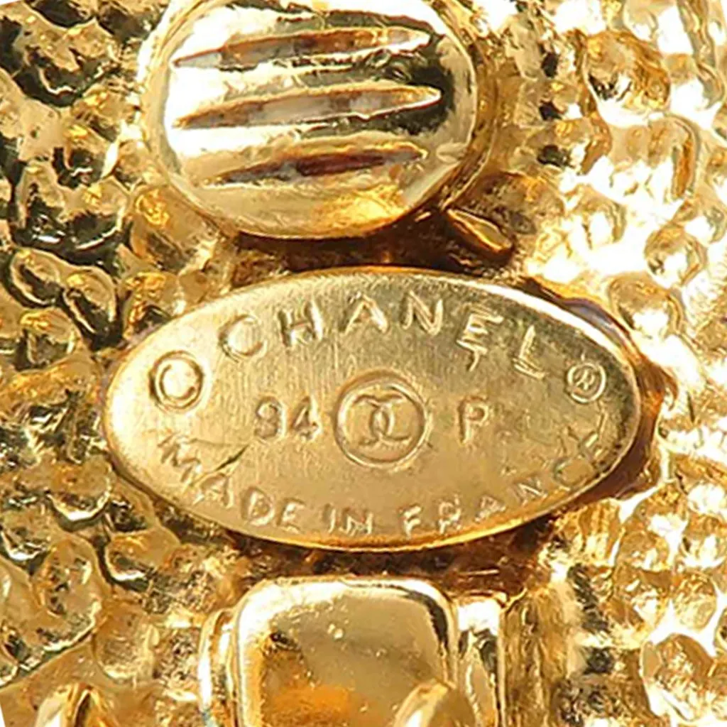 Chanel CC Gold Plated Logo Clip On Earrings Gold Metal Very good - Model View