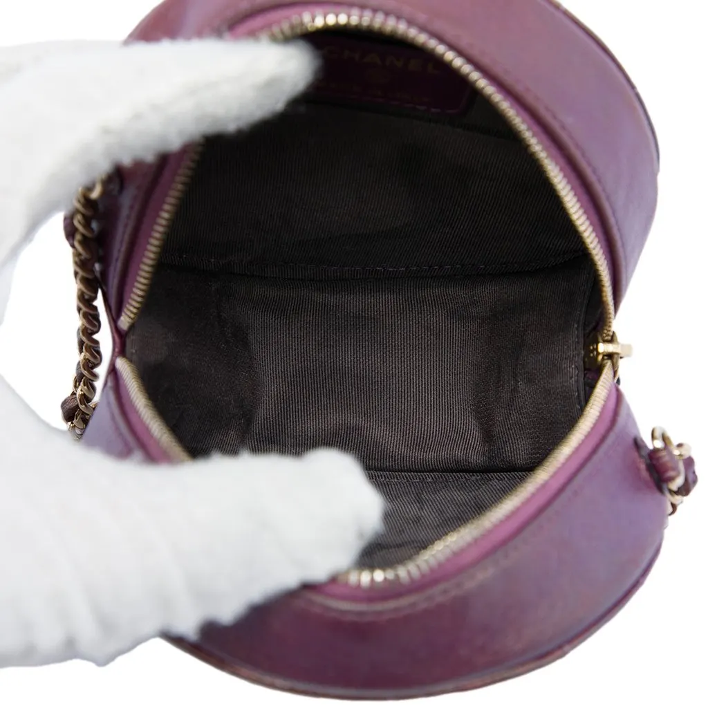 Chanel Quilted Iridescent Lambskin Round Clutch With Chain Purple Leather Very good - Model View