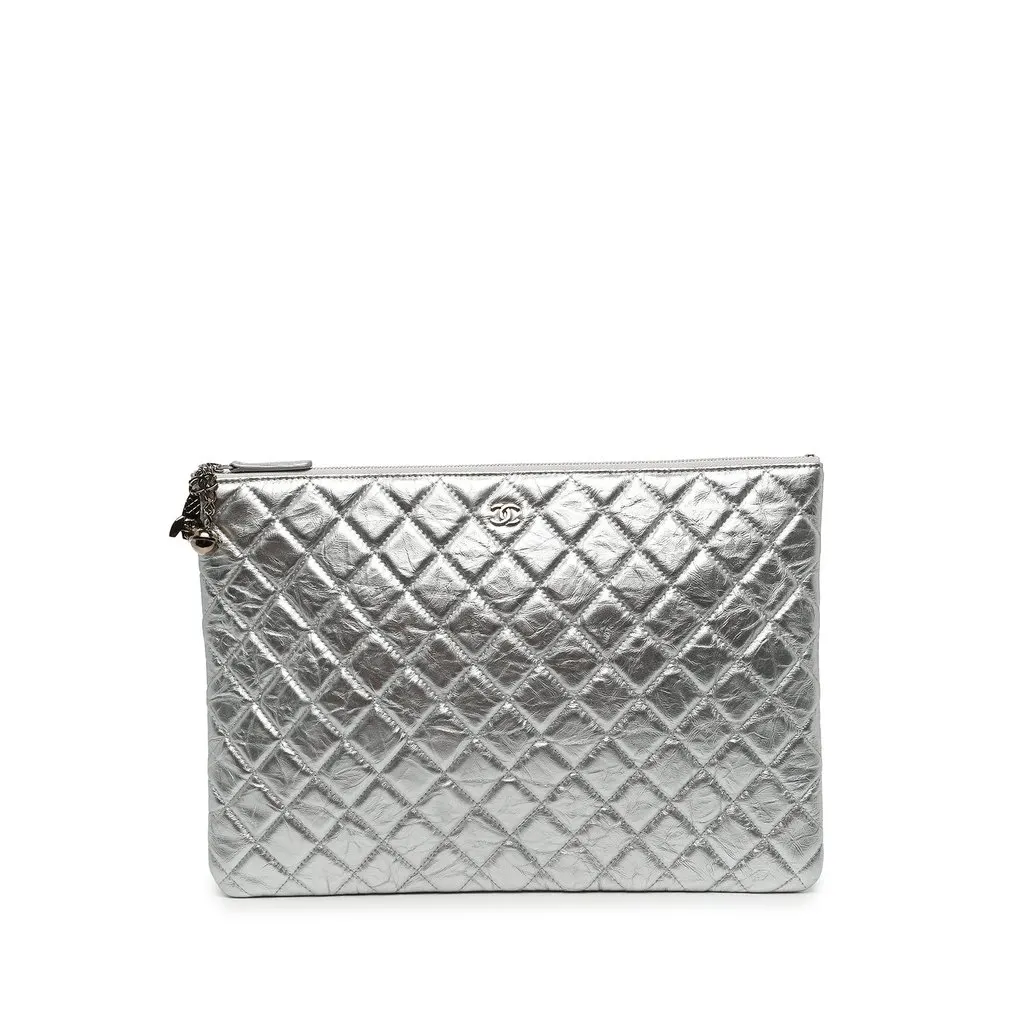 Chanel Large Quilted Metallic Aged Calfskin Cosmo Charm O Case Clutch Silver Leather Very good - Front View