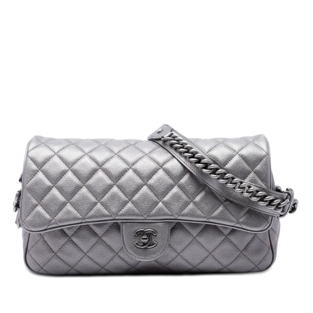 Chanel Medium Quilted Metallic Grained Calfskin Casual Rock Flap Silver Leather Very good - Front View