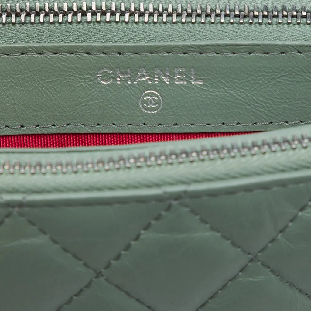 Chanel Aged Calfskin Gabrielle Double Zip Clutch with Chain Green Leather Very good - Model View