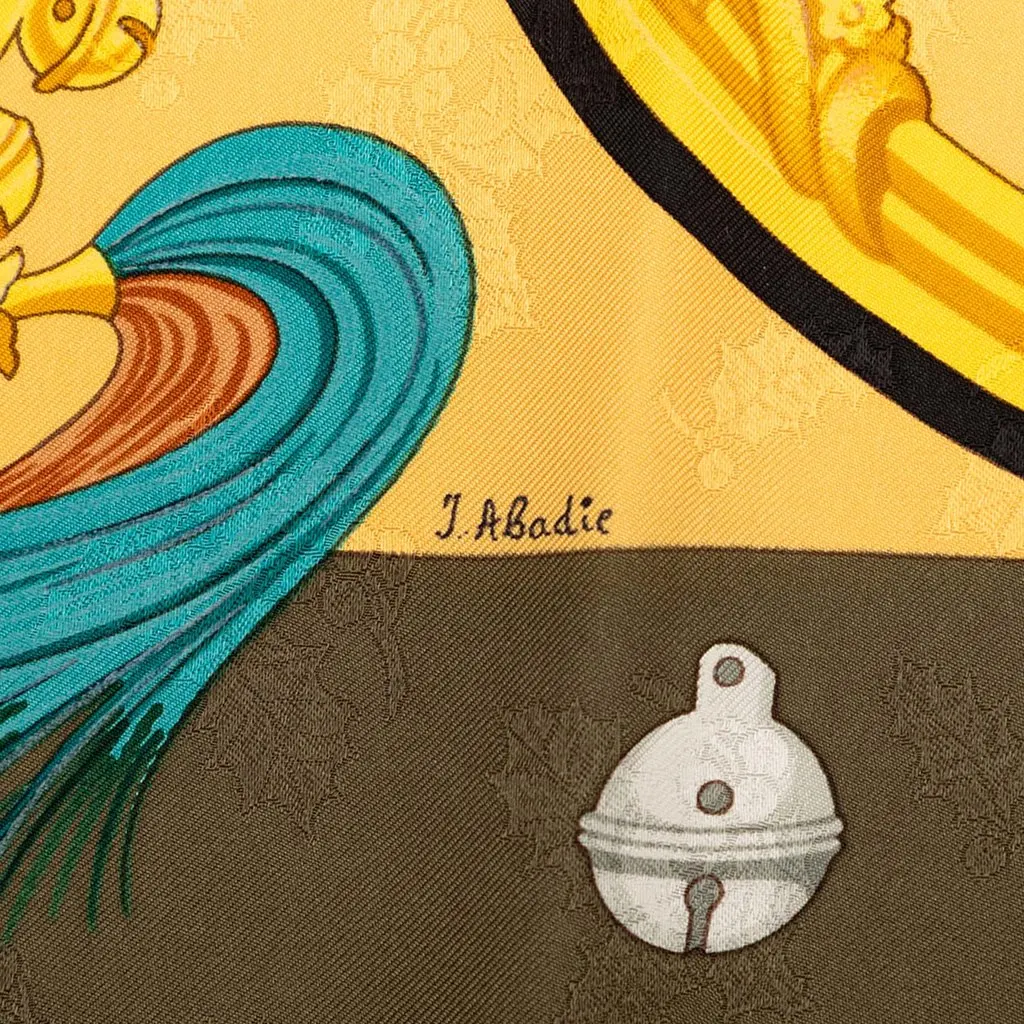 Hermès Plumes et Grelots Silk Scarf 90 Yellow Silk Never worn - Inside View