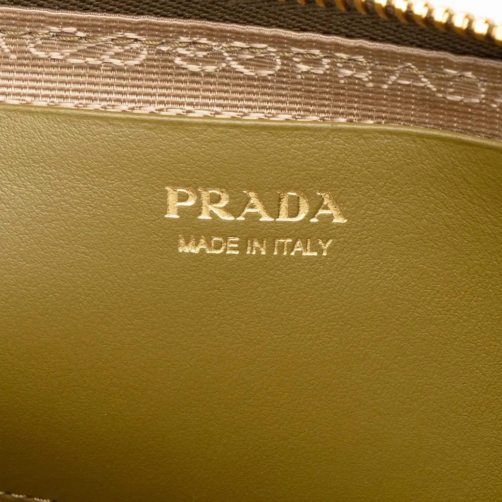Prada Mini Raffia Crochet Logo Embroidered Triangle Pouch Green Rattan Very good - Box View