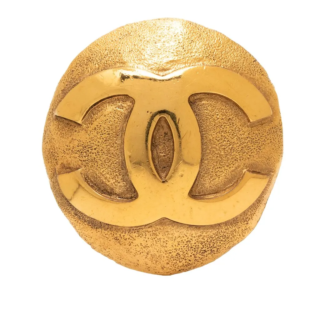 Chanel CC Gold Plated Round Brooch Gold Metal Very good - Front View