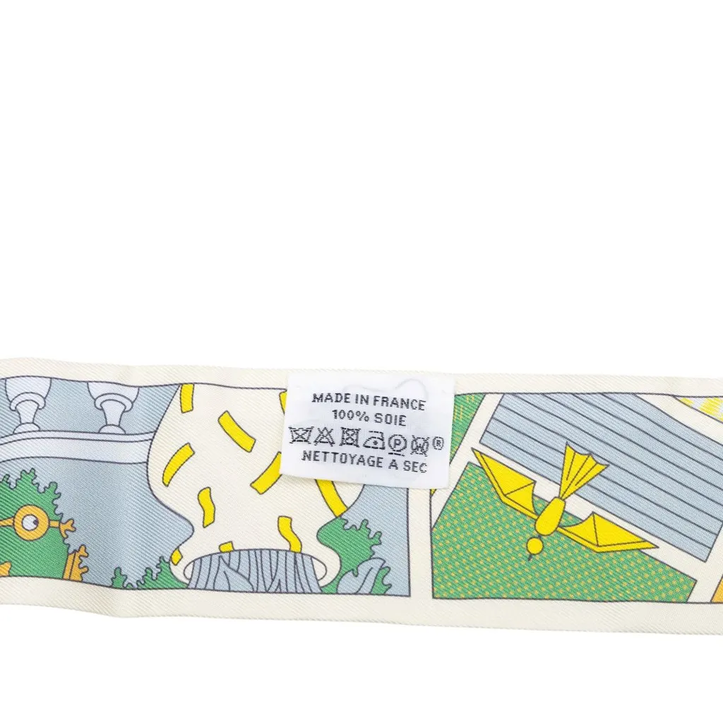 Hermès Factory Suite Silk Twilly Scarf Yellow Silk Never worn - Model View