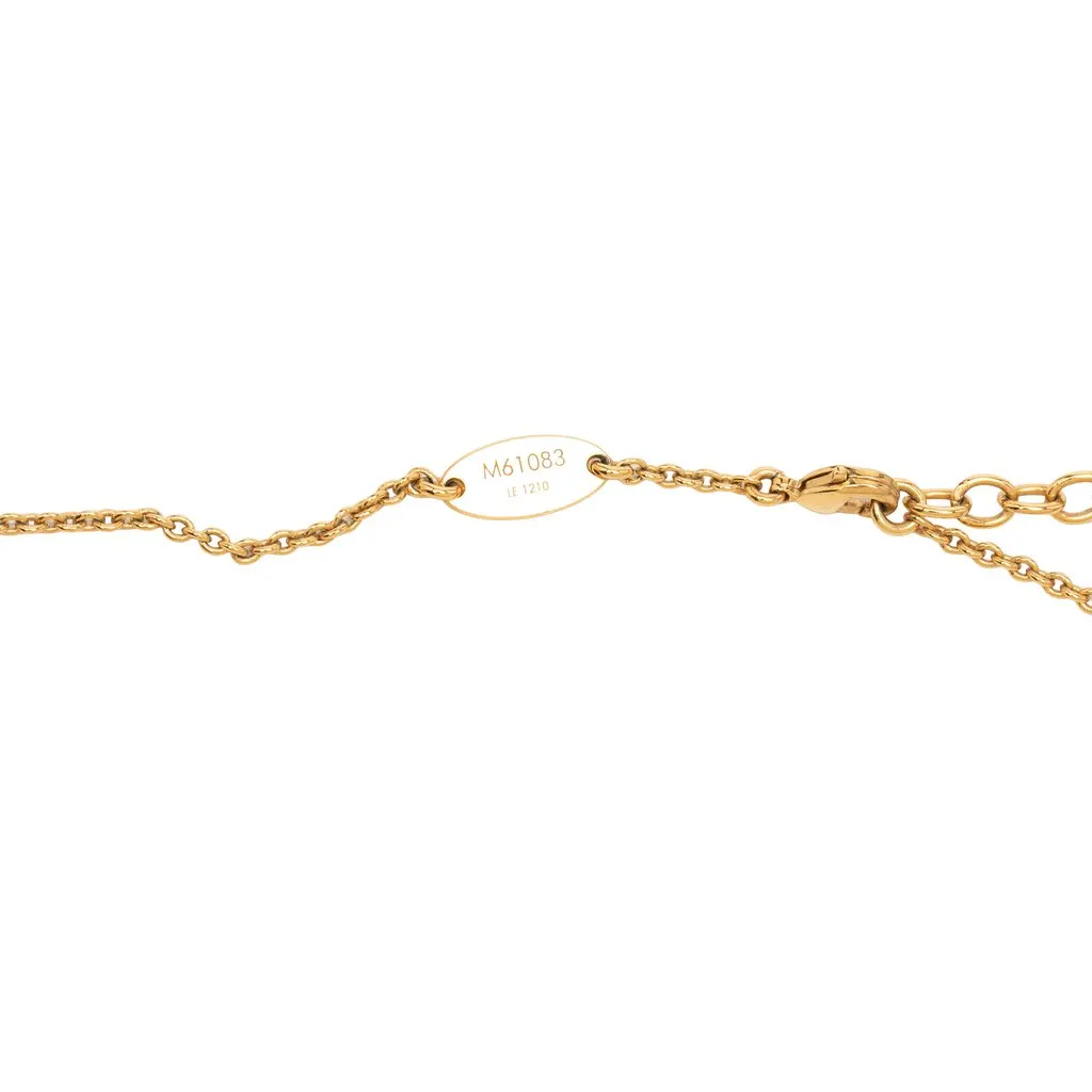 Louis Vuitton Gold Plated Essential V Necklace Gold Metal Very good - Model View