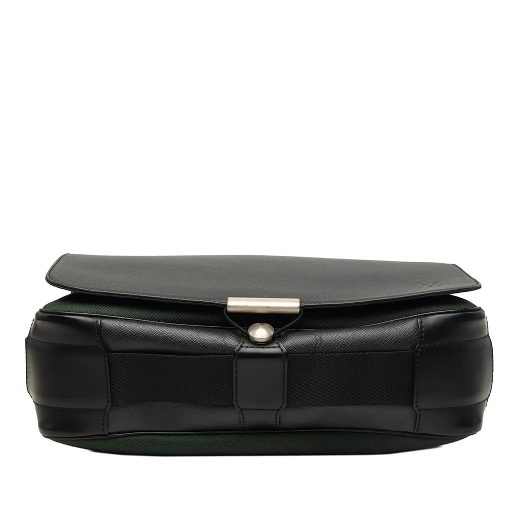 Louis Vuitton Taiga Viktor Black Leather Very good - Inside View