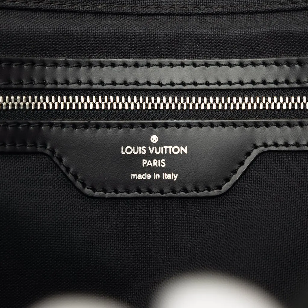 Louis Vuitton Taiga Viktor Black Leather Very good - Box View