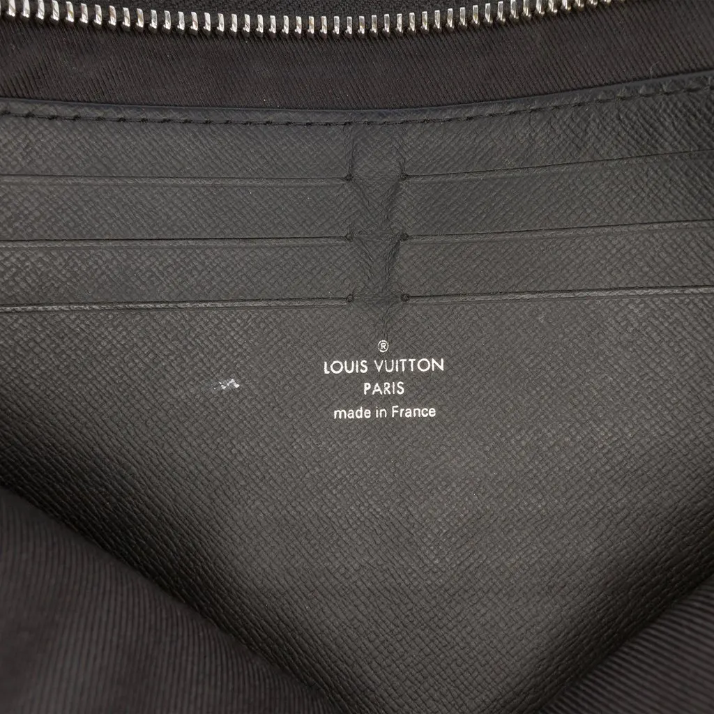 Louis Vuitton Damier Graphite Pochette Voyage MM Black Very good - Box View