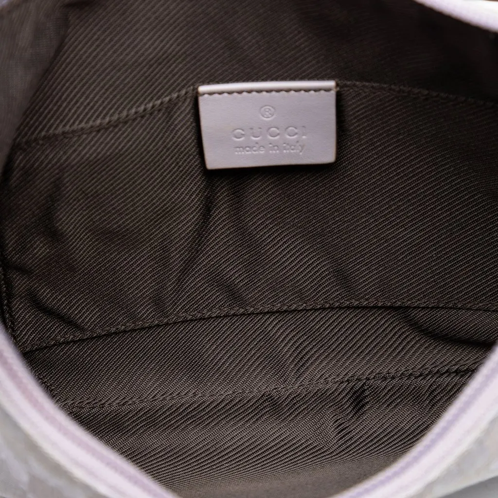 Gucci GG Canvas Shoulder Bag Purple Very good - Model View