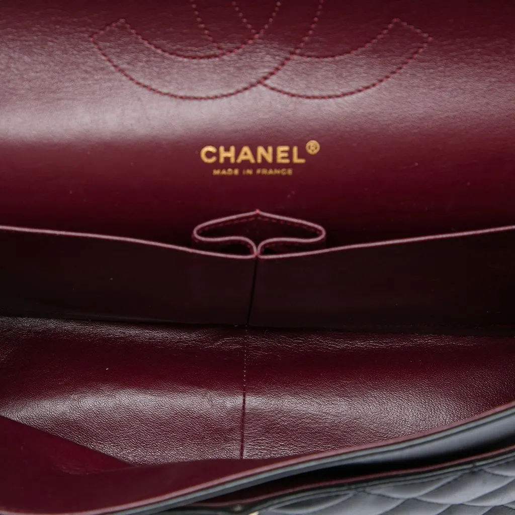 Chanel Jumbo Classic Lambskin Double Flap Black Leather Very good - Model View