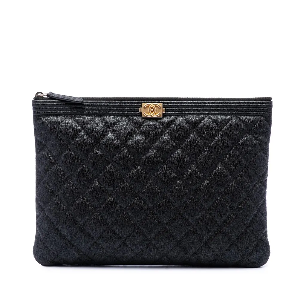 Chanel متوسطة مبطّنة كافيار بوي O Case كلتش