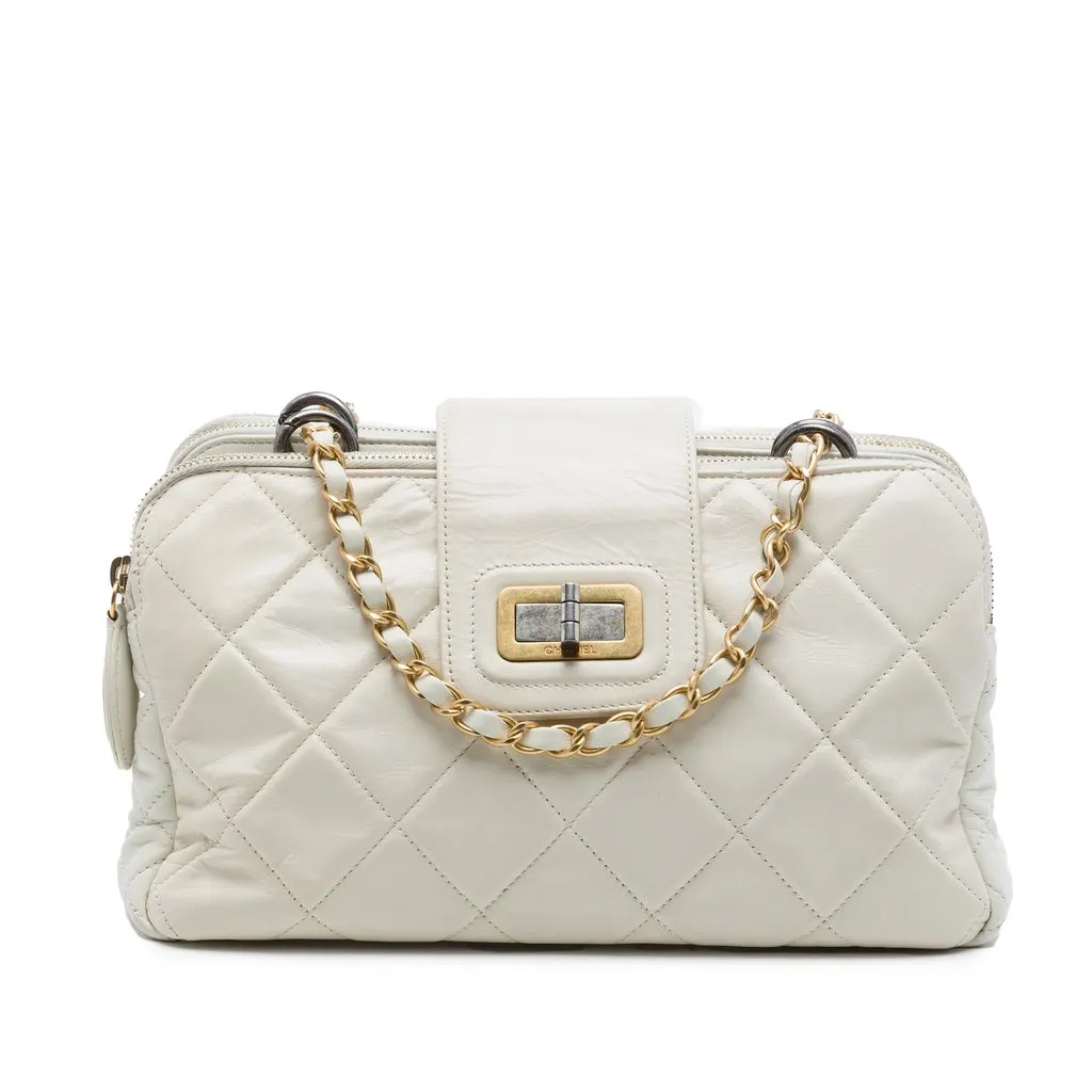 Chanel Quilted Aged Calfskin Mademoiselle Triple Zip Shoulder Bag White Leather Very good - Front View
