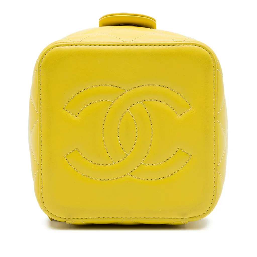 Chanel Small CC Quilted Lambskin Vanity Case With Chain Yellow Leather Very good - Inside View
