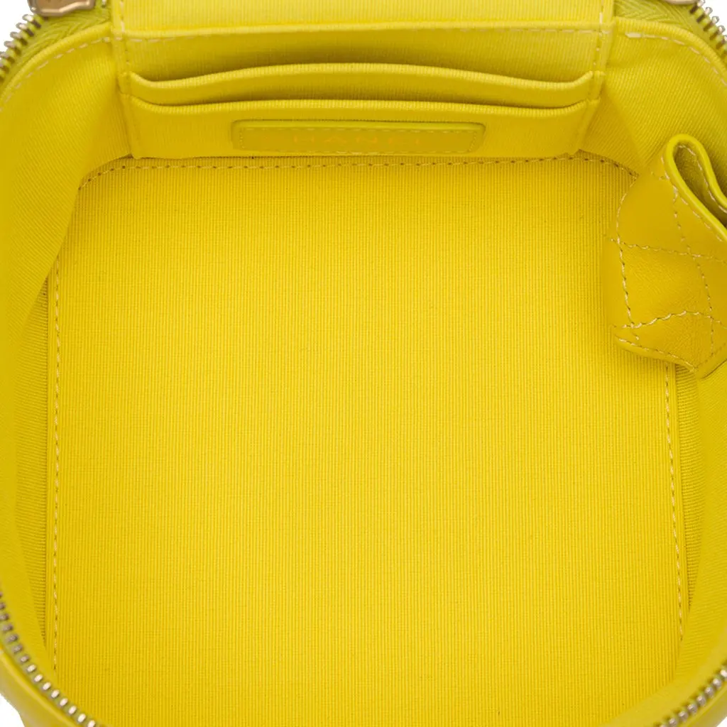 Chanel Small CC Quilted Lambskin Vanity Case With Chain Yellow Leather Very good - Model View