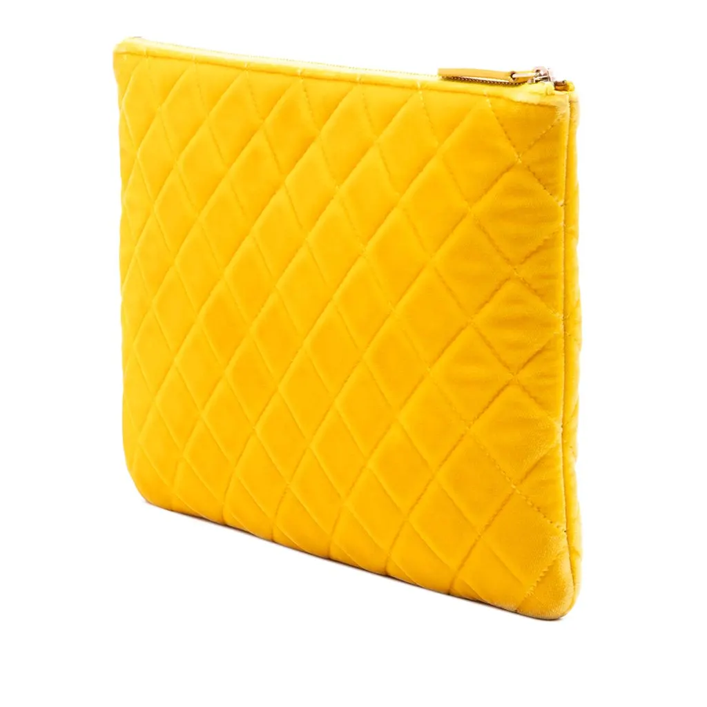 Chanel Medium CC Quilted Velvet O Case Clutch Yellow Velvet Very good - Back View