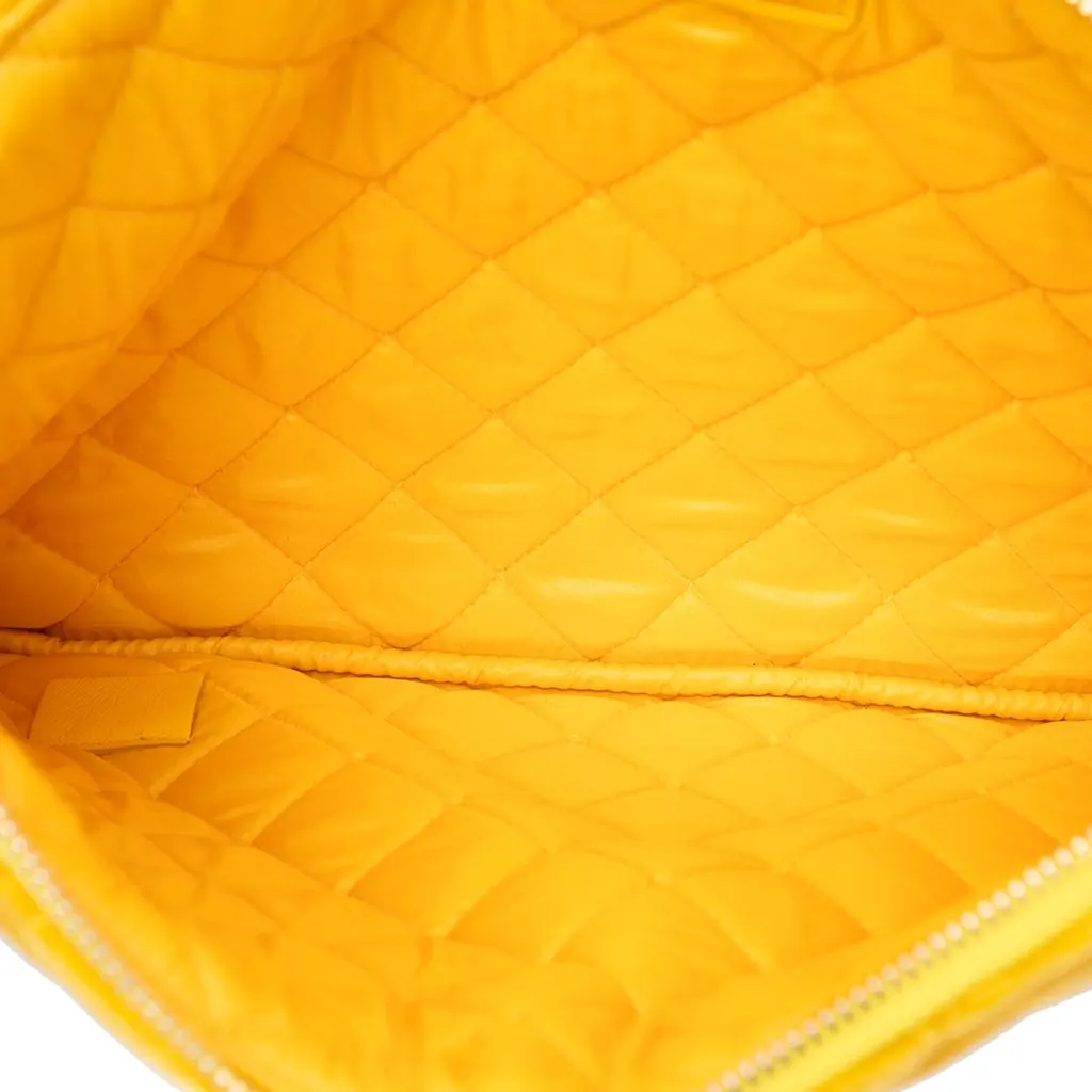 Chanel Medium CC Quilted Velvet O Case Clutch Yellow Velvet Very good - Model View