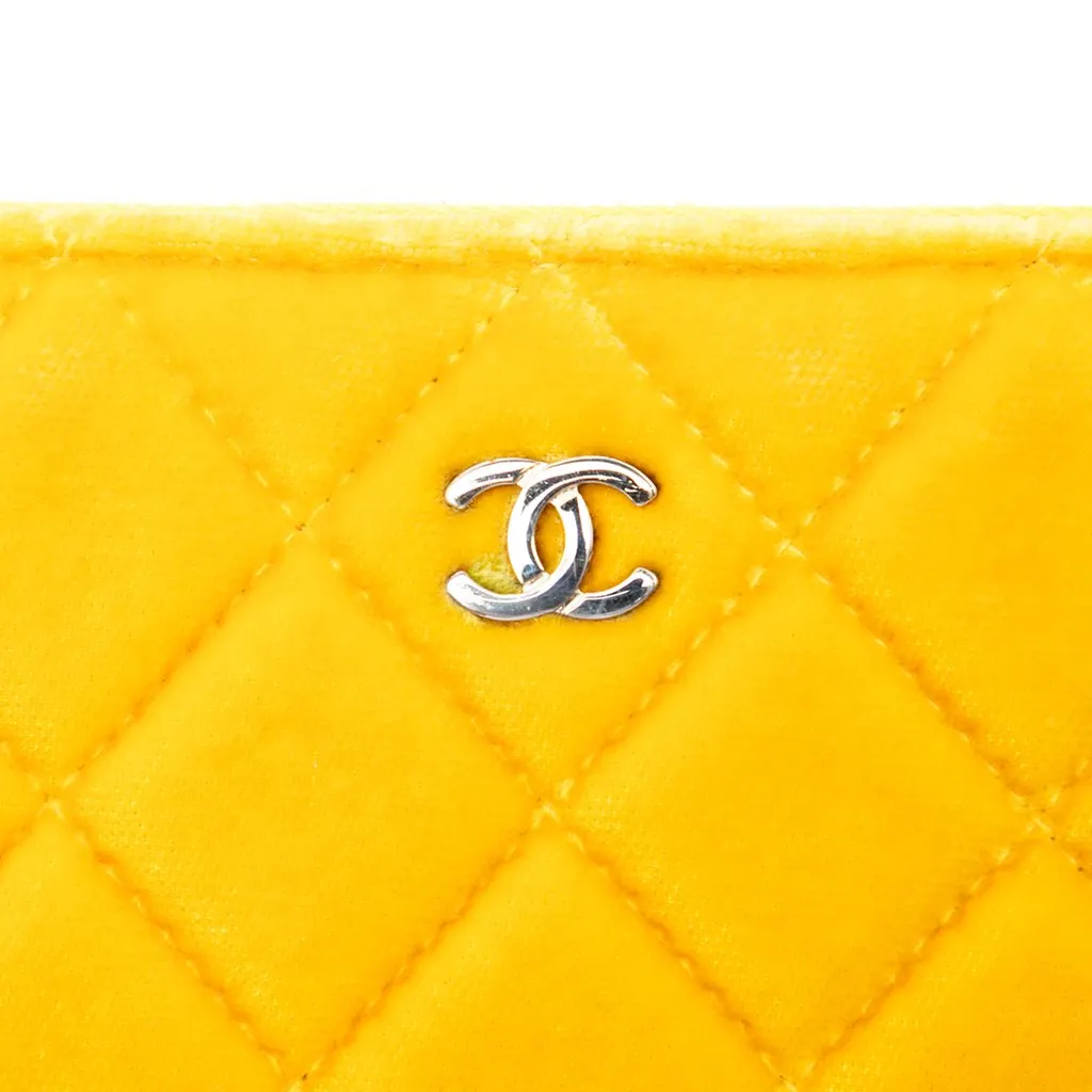 Chanel Medium CC Quilted Velvet O Case Clutch Yellow Velvet Very good - Box View