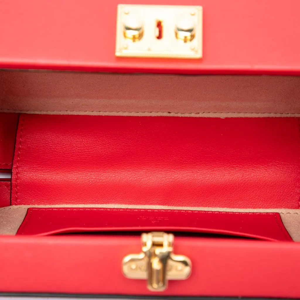 Gucci Calfskin Interlocking G Crossbody Red Leather Very good - Model View