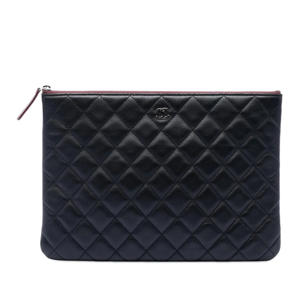 Chanel Medium Quilted Lambskin O Case Clutch Black Leather Very good - Front View