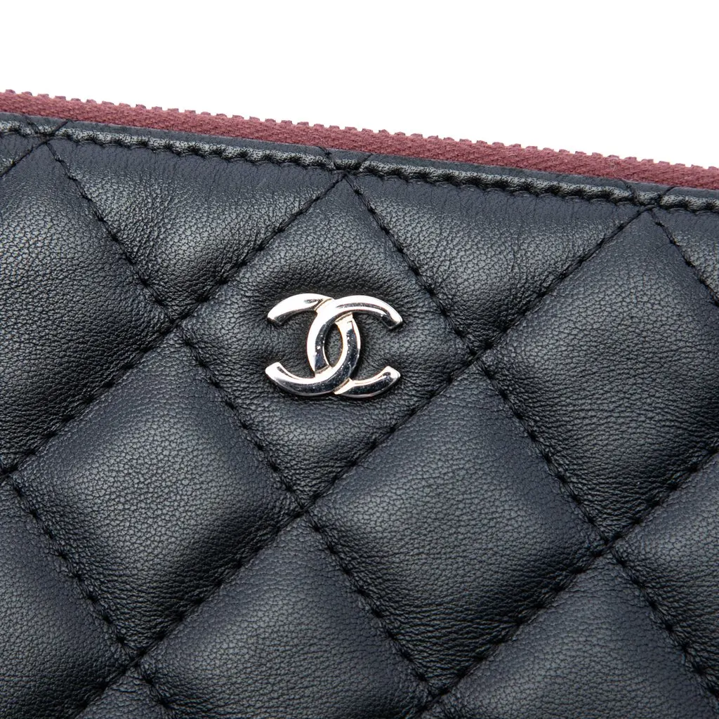 Chanel Medium Quilted Lambskin O Case Clutch Black Leather Very good - Box View