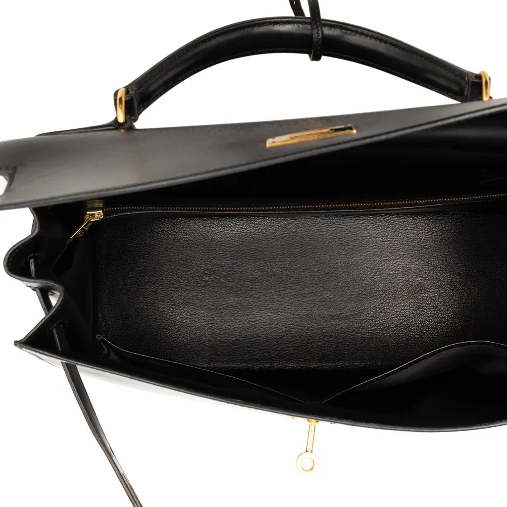 Hermès Box Calf Kelly Sellier 32 Black Leather Good - Model View