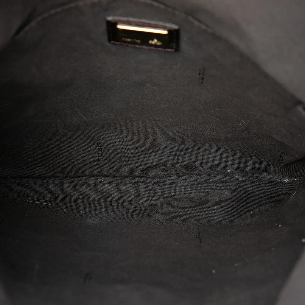 Fendi Zucchino Canvas Crossbody Beige Very good - Model View