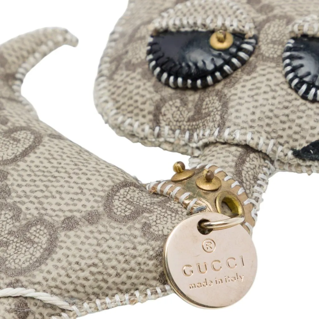 Gucci GG Supreme Brando Chihuahua Bag Charm Beige Canvas Very good - Model View