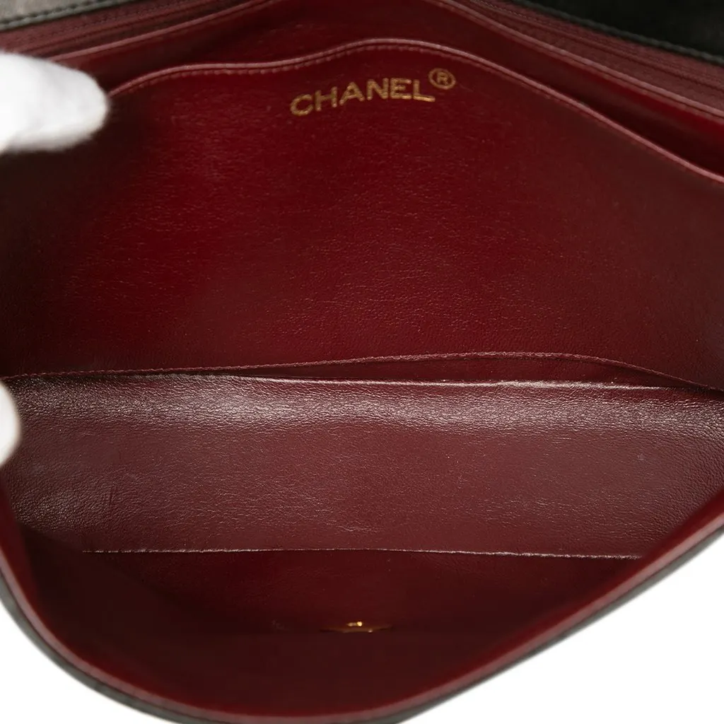Chanel Medium CC Quilted Lambskin Border Single Flap Black Leather Very good - Model View
