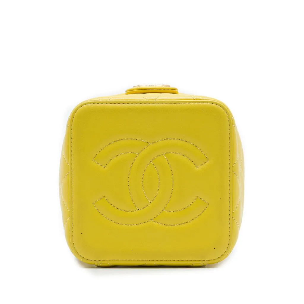 Chanel Small CC Quilted Lambskin Vanity Case With Chain Yellow Leather Very good - Inside View