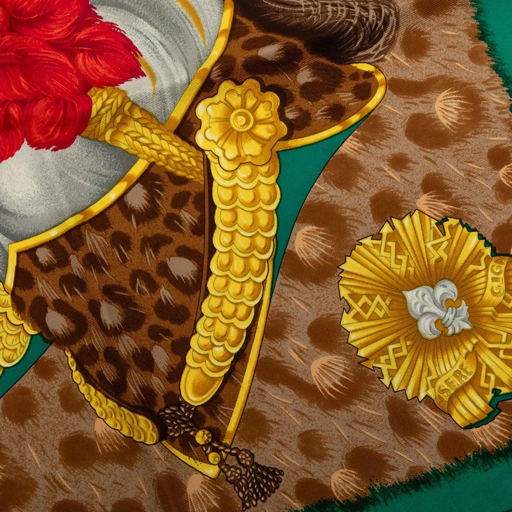 Hermès Casques et Plumets Silk Scarf 90 Green Silk Very good - Model View