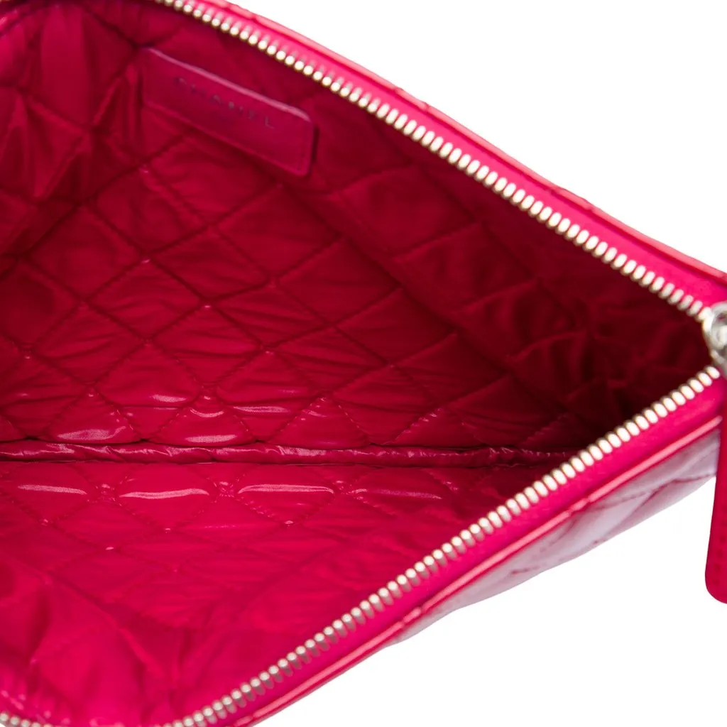 Chanel Small Quilted Patent Valentine Hearts O Case Clutch Pink Leather Good - Model View