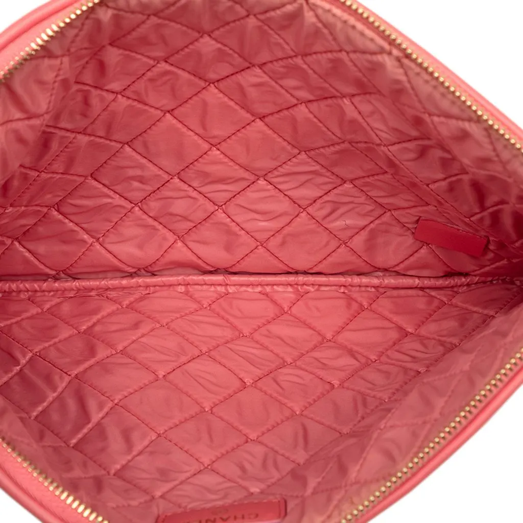 Chanel Medium Quilted Lambskin Colorblock O Case Pink Leather Very good - Model View