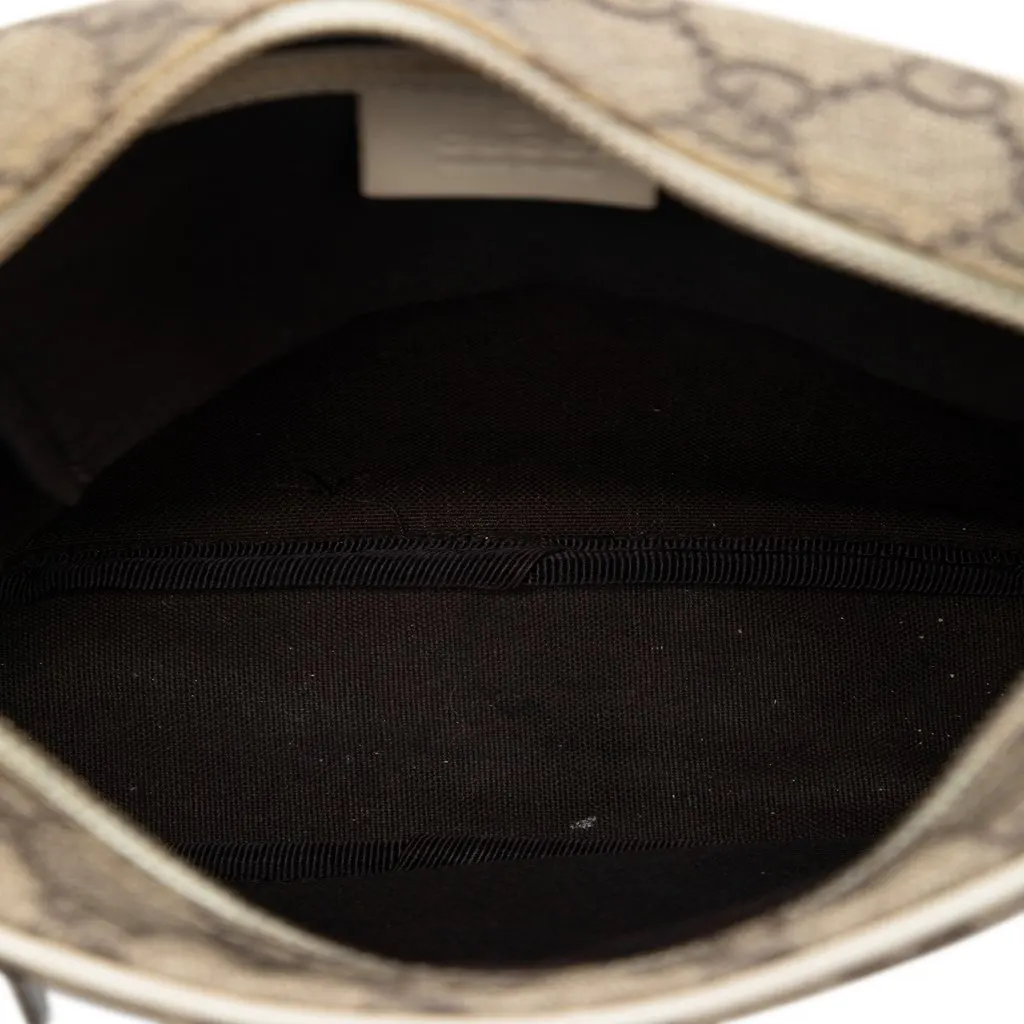 Gucci GG Supreme Crossbody Beige Very good - Model View