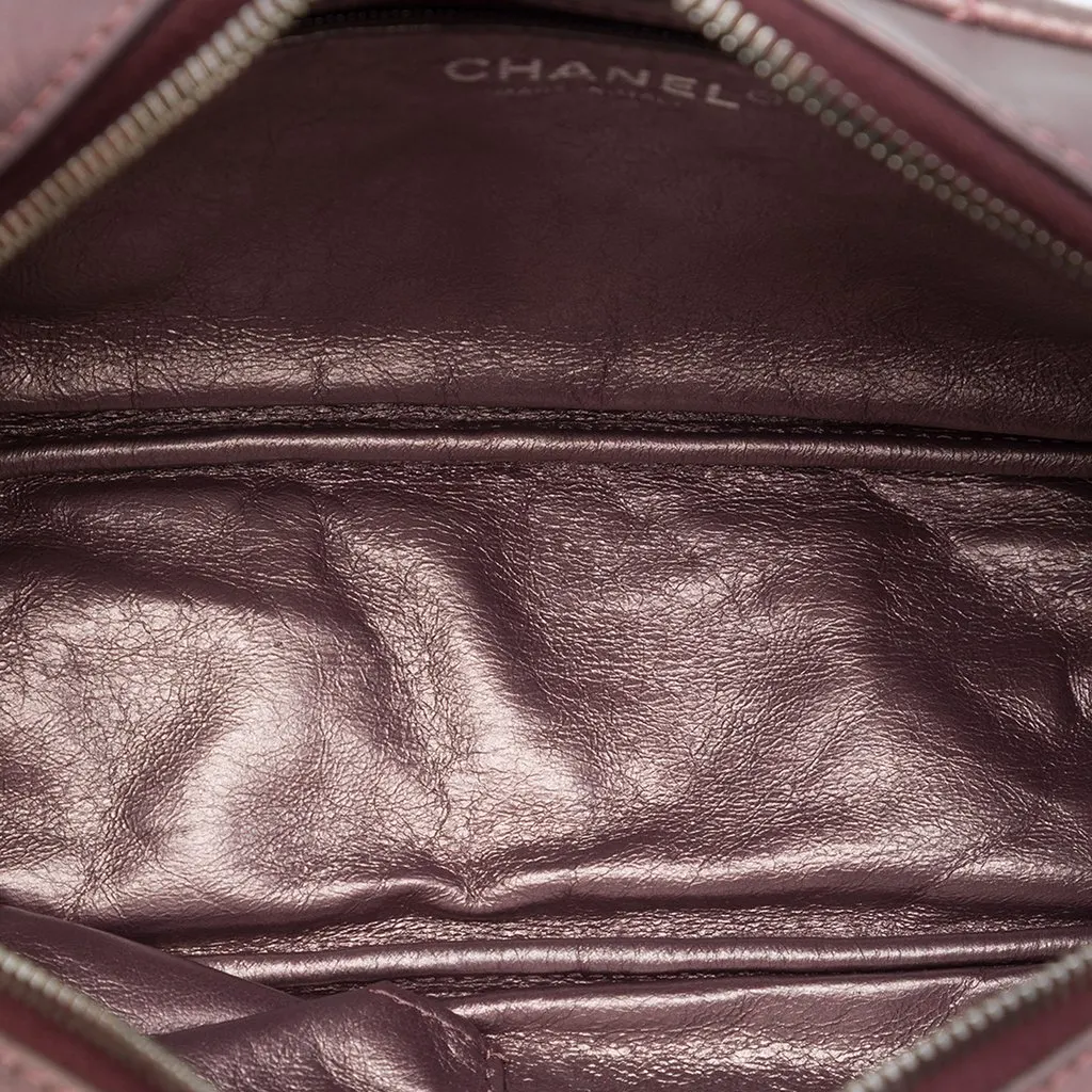 Chanel Medium Quilted Metallic Aged Calfskin Reissue 2.55 Camera Bag Pink Leather Very good - Model View