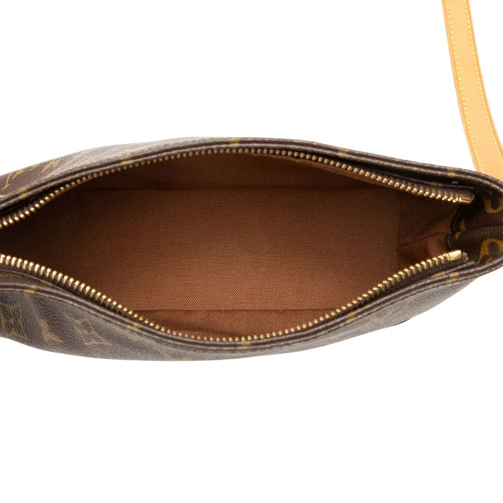 Louis Vuitton Monogram Trotteur Brown Canvas Very good - Model View