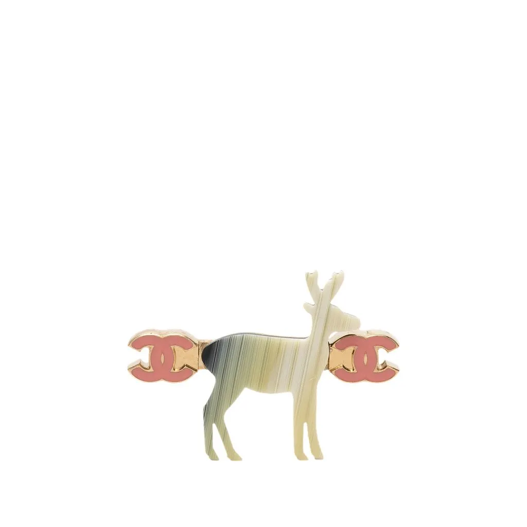 Chanel CC Gold Plated and Gradient Resin Reindeer Brooch Green Plastic Very good - Front View