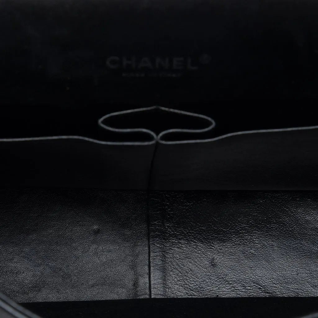 Chanel Maxi Classic Patent Double Flap Black Leather Very good - Model View
