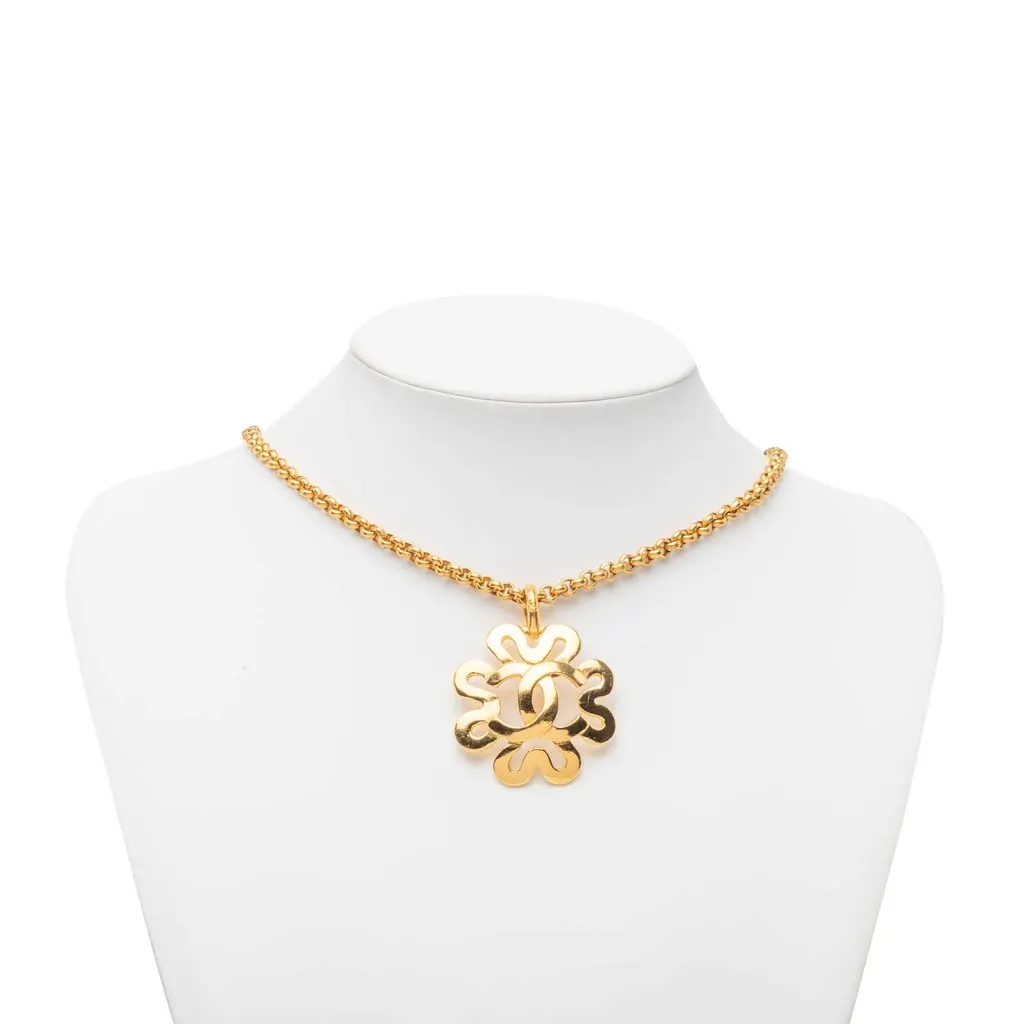 Chanel CC Gold Plated Flower Pendant Necklace Gold Metal Very good - Box View